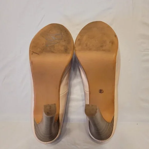 City Streets Pink Beige Tan High Heel Women's Closed Toe Shoes Pumps Size 8M - Picture 9 of 9